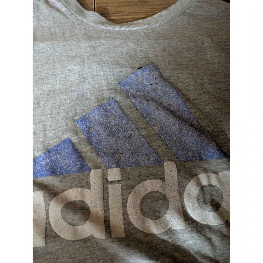 Adidas Mens Graphic T-Shirt Heather Gray Distressed Logo Tee Work Shirt